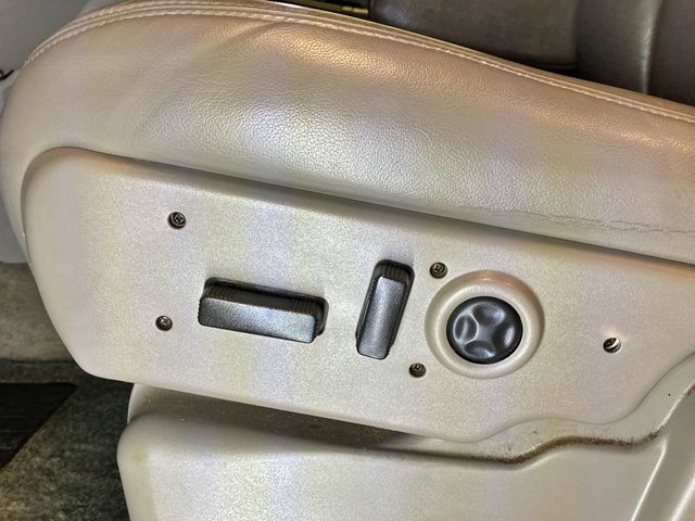 2004 Chevrolet Suburban 4dr 1500 4WD Z71 - 23011286 - 21