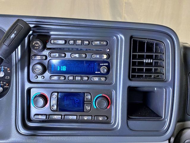 2004 Chevrolet Suburban 4dr 1500 4WD Z71 - 23011286 - 30