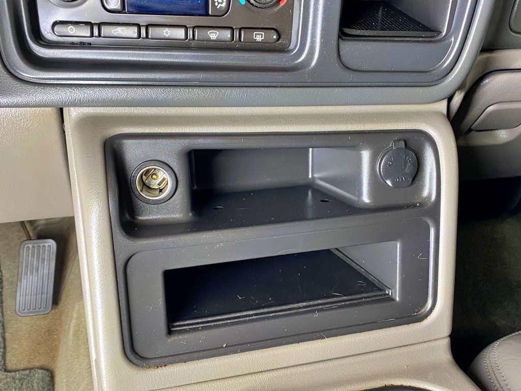 2004 Chevrolet Suburban 4dr 1500 4WD Z71 - 23011286 - 31