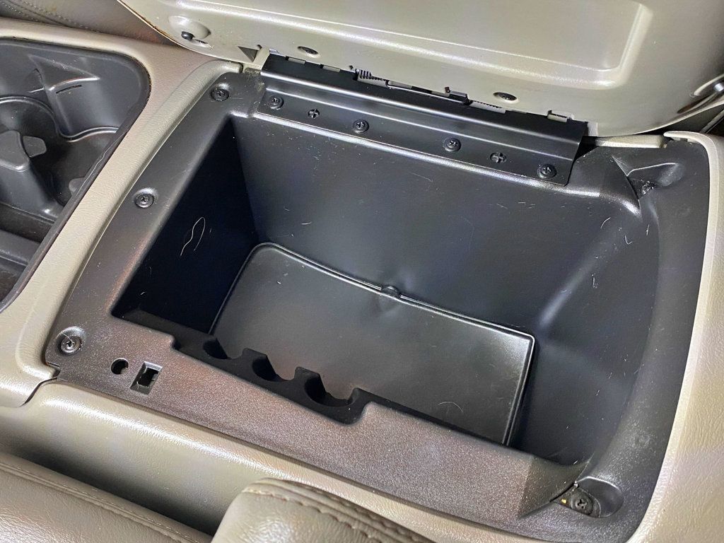 2004 Chevrolet Suburban 4dr 1500 4WD Z71 - 23011286 - 33