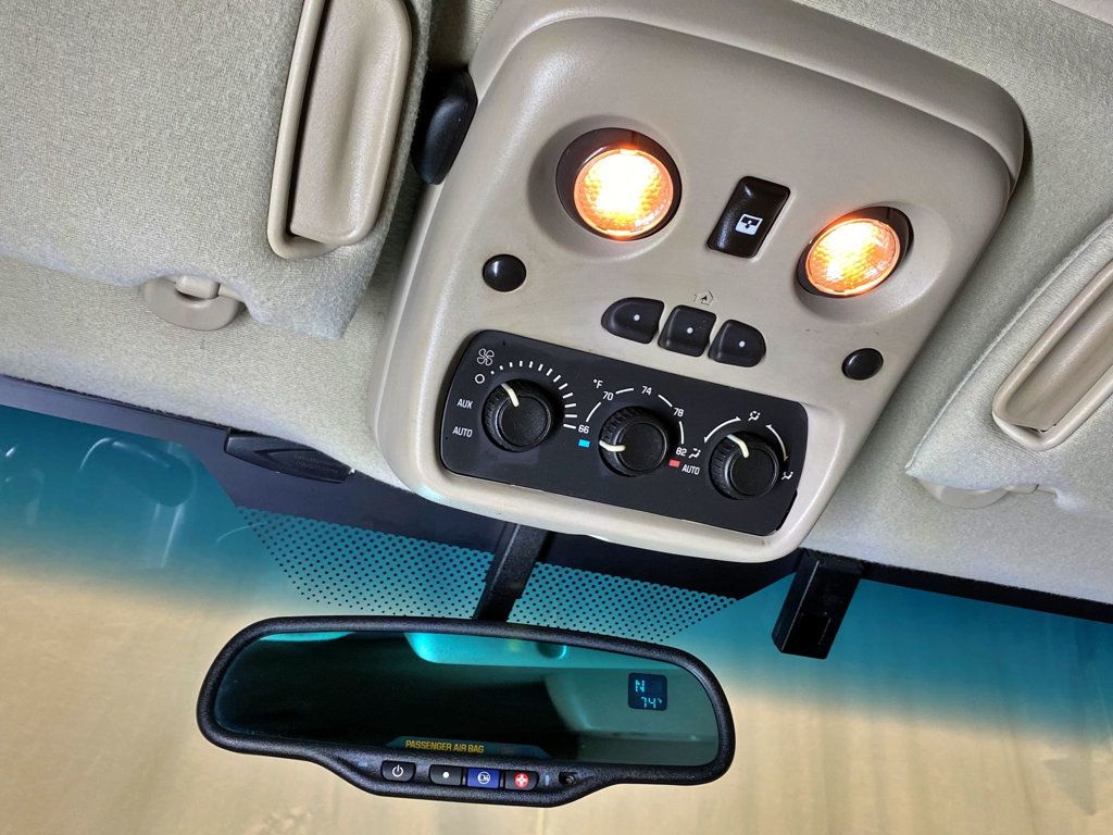 2004 Chevrolet Suburban 4dr 1500 4WD Z71 - 23011286 - 34