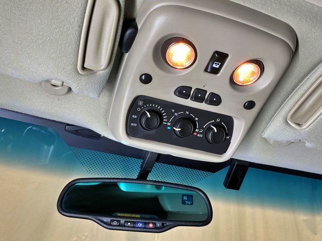 2004 Chevrolet Suburban 4dr 1500 4WD Z71 - 23011286 - 34