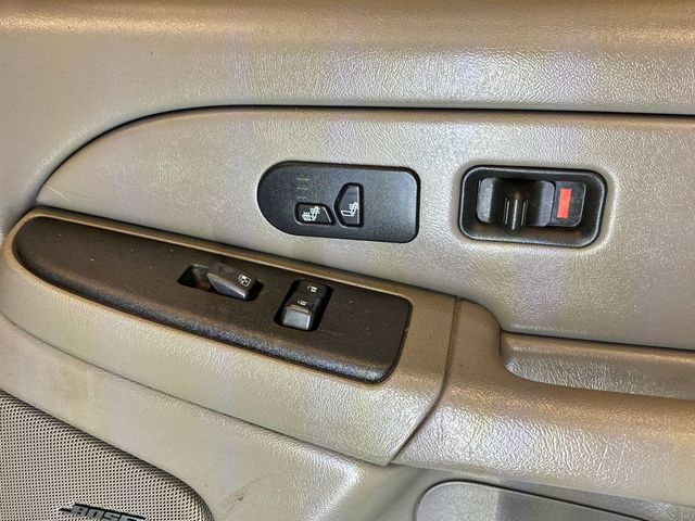 2004 Chevrolet Suburban 4dr 1500 4WD Z71 - 23011286 - 37