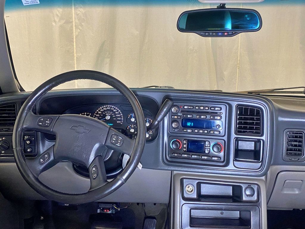 2004 Chevrolet Suburban 4dr 1500 4WD Z71 - 23011286 - 41