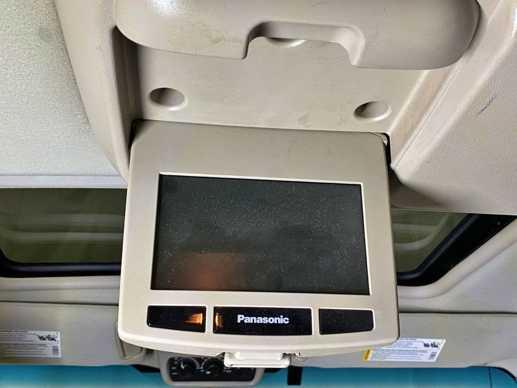 2004 Chevrolet Suburban 4dr 1500 4WD Z71 - 23011286 - 49