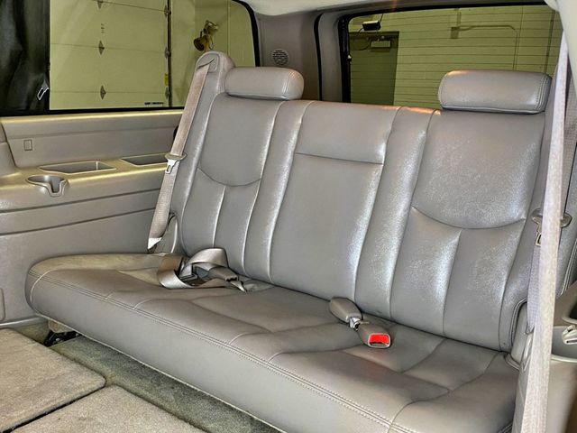 2004 Chevrolet Suburban 4dr 1500 4WD Z71 - 23011286 - 53