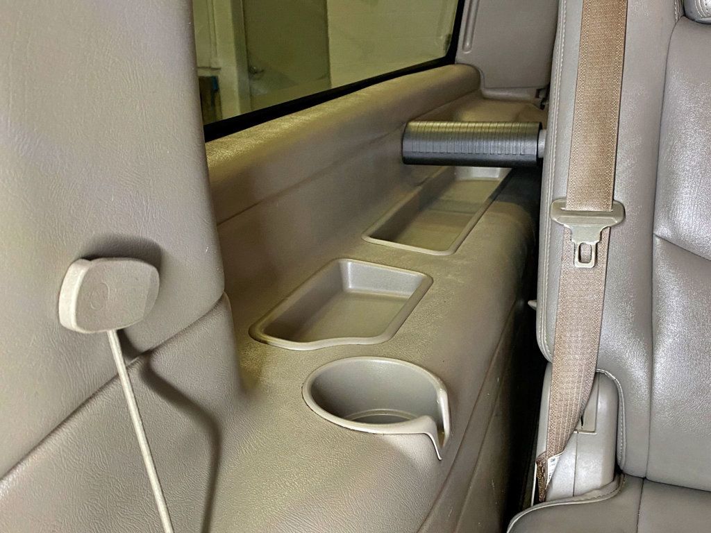 2004 Chevrolet Suburban 4dr 1500 4WD Z71 - 23011286 - 57