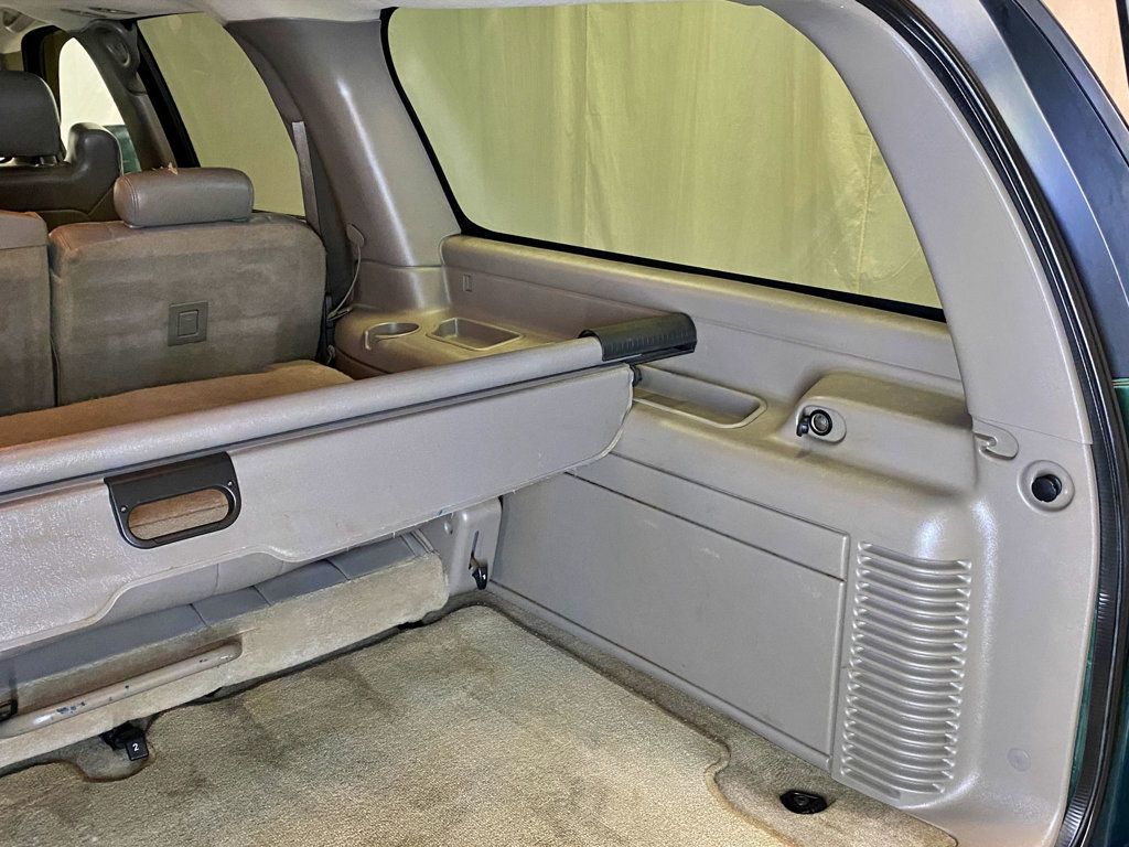 2004 Chevrolet Suburban 4dr 1500 4WD Z71 - 23011286 - 59