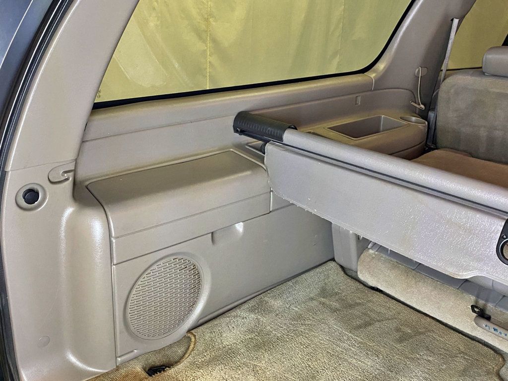 2004 Chevrolet Suburban 4dr 1500 4WD Z71 - 23011286 - 60