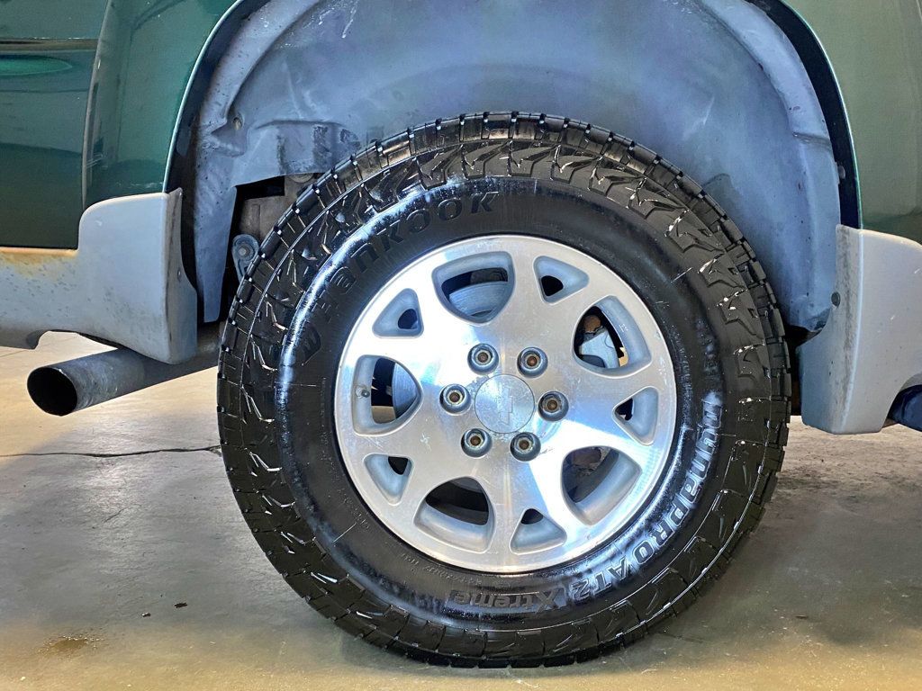 2004 Chevrolet Suburban 4dr 1500 4WD Z71 - 23011286 - 62