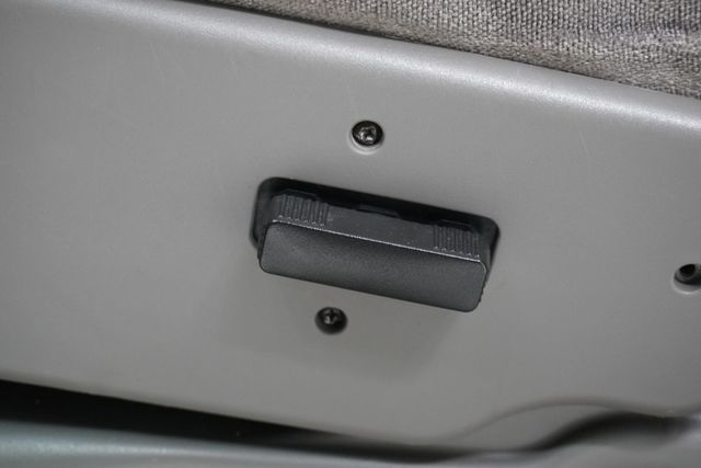 2004 Chevrolet Suburban 4dr 1500 LS - 22951122 - 11