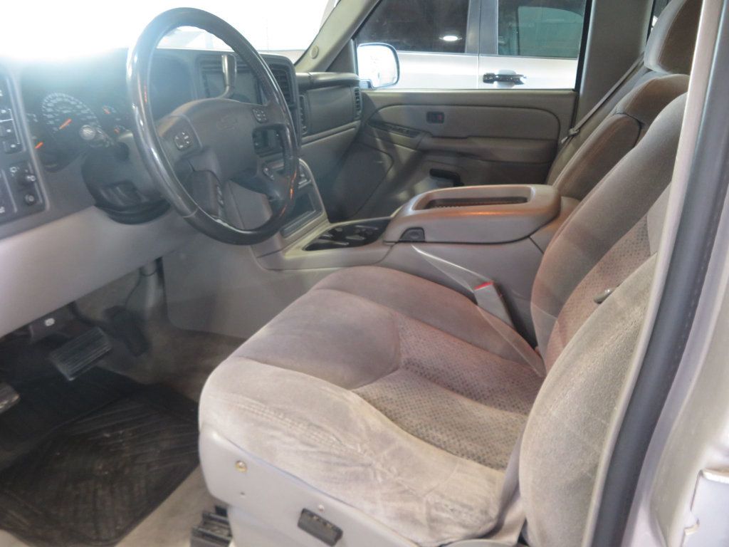 2004 Chevrolet Suburban 4X4 CHEVY SUBURBAN EXTRA CLEAN 2 OWNER AZ TRUCK 4X4 8 SEATER  - 23062362 - 16