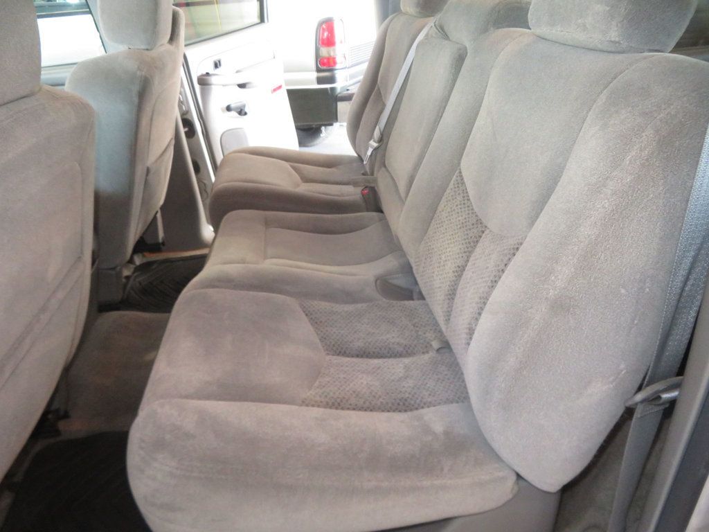 2004 Chevrolet Suburban 4X4 CHEVY SUBURBAN EXTRA CLEAN 2 OWNER AZ TRUCK 4X4 8 SEATER  - 23062362 - 23