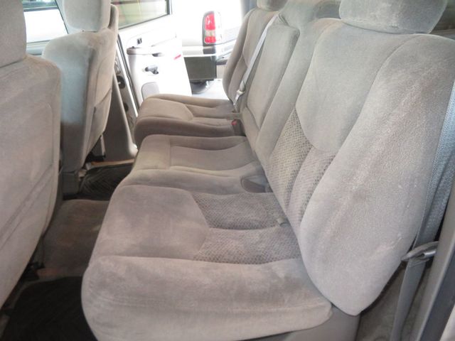 2004 Chevrolet Suburban 4X4 CHEVY SUBURBAN EXTRA CLEAN 2 OWNER AZ TRUCK 4X4 8 SEATER  - 23062362 - 23