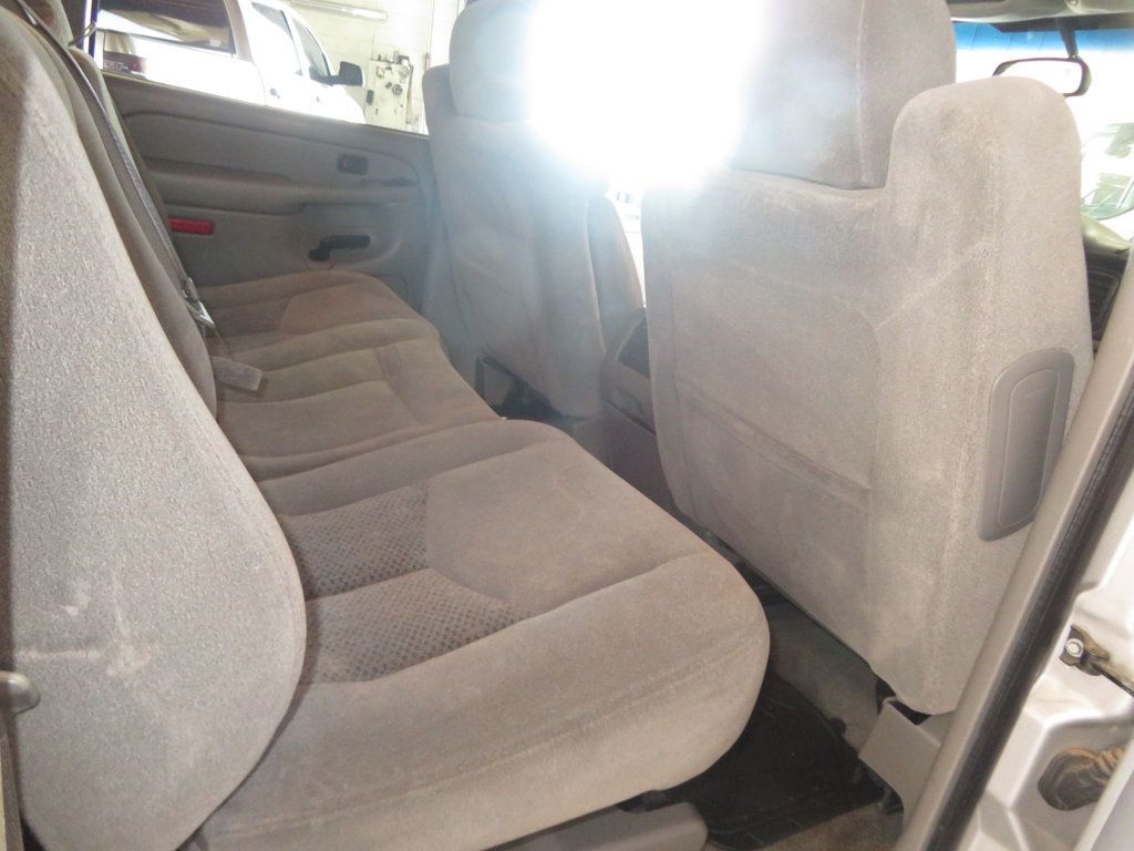 2004 Chevrolet Suburban 4X4 CHEVY SUBURBAN EXTRA CLEAN 2 OWNER AZ TRUCK 4X4 8 SEATER  - 23062362 - 28