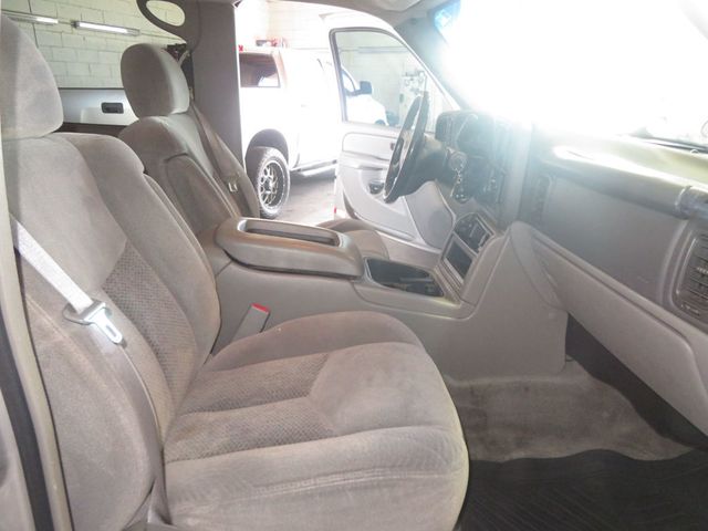 2004 Chevrolet Suburban 4X4 CHEVY SUBURBAN EXTRA CLEAN 2 OWNER AZ TRUCK 4X4 8 SEATER  - 23062362 - 30