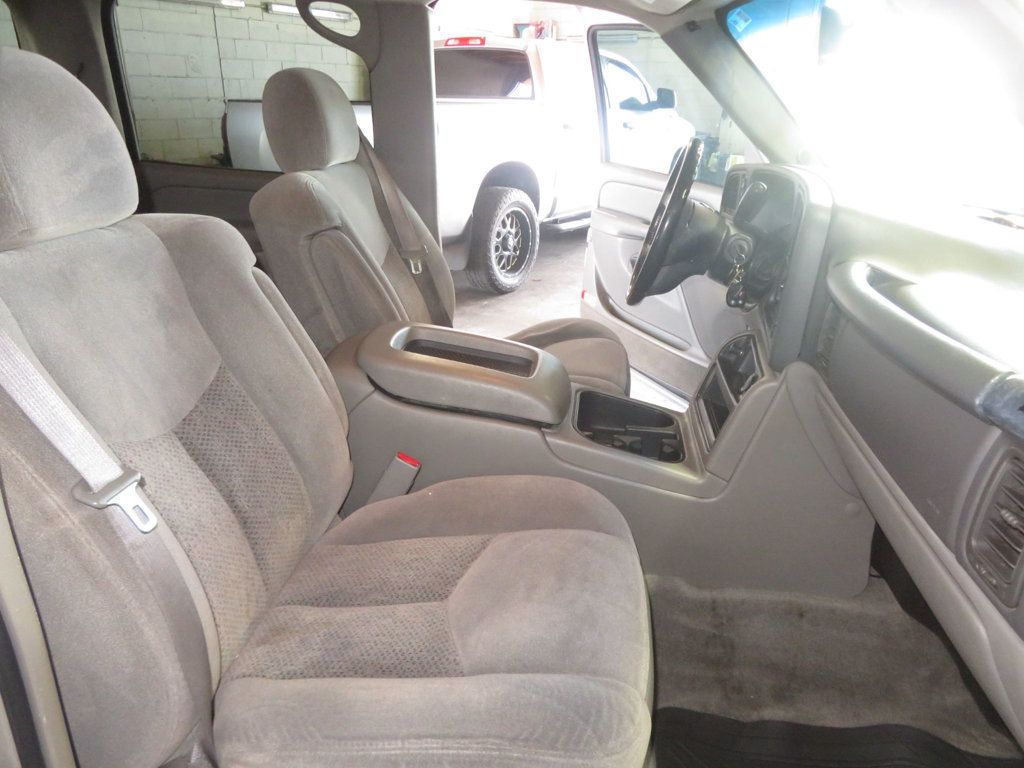 2004 Chevrolet Suburban 4X4 CHEVY SUBURBAN EXTRA CLEAN 2 OWNER AZ TRUCK 4X4 8 SEATER  - 23062362 - 31