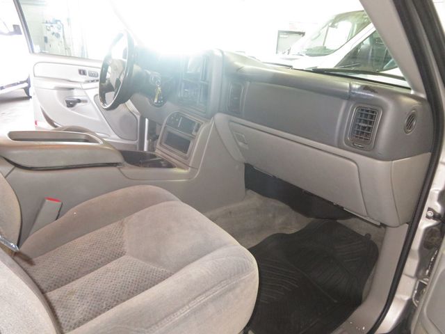 2004 Chevrolet Suburban 4X4 CHEVY SUBURBAN EXTRA CLEAN 2 OWNER AZ TRUCK 4X4 8 SEATER  - 23062362 - 33