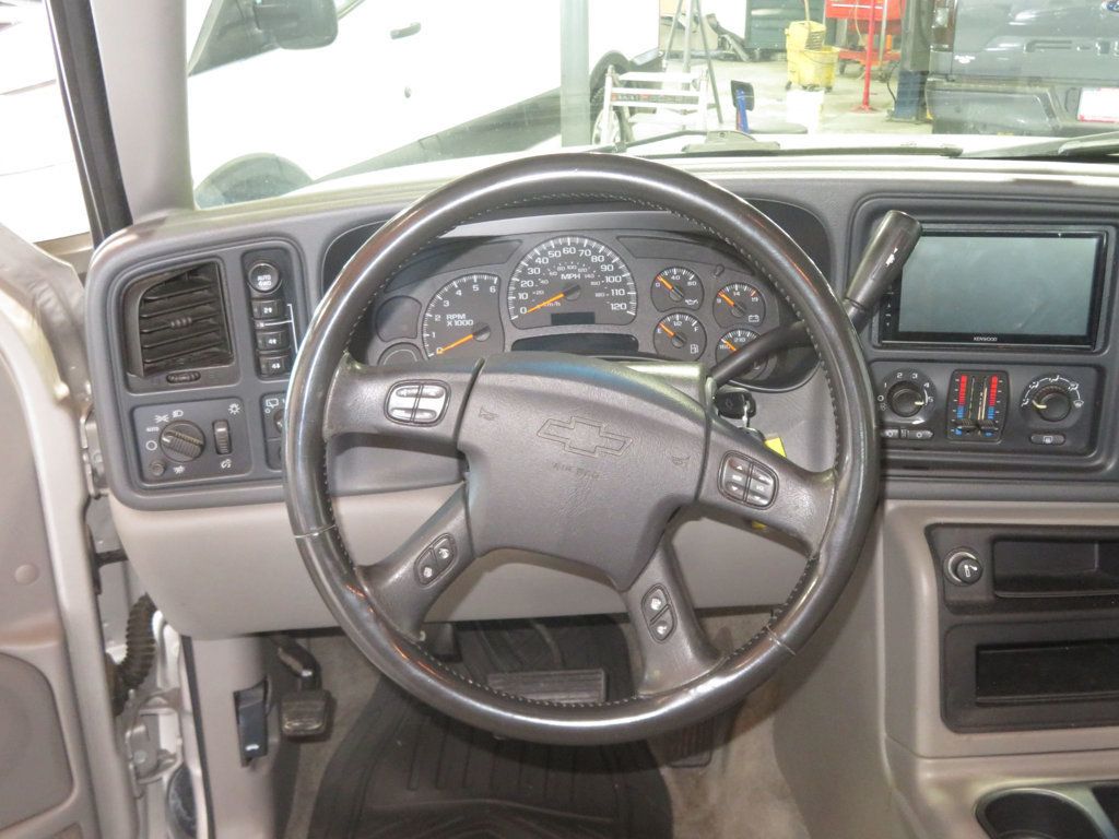2004 Chevrolet Suburban 4X4 CHEVY SUBURBAN EXTRA CLEAN 2 OWNER AZ TRUCK 4X4 8 SEATER  - 23062362 - 34
