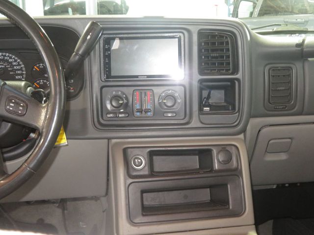 2004 Chevrolet Suburban 4X4 CHEVY SUBURBAN EXTRA CLEAN 2 OWNER AZ TRUCK 4X4 8 SEATER  - 23062362 - 36