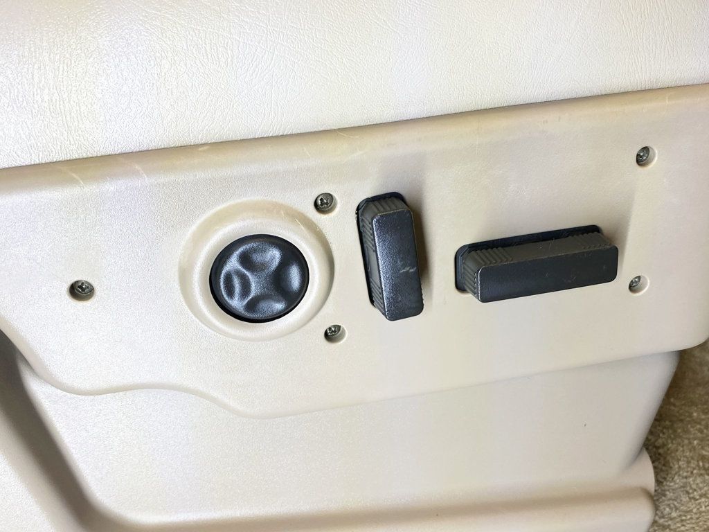 2004 Chevrolet Tahoe 4dr 1500 4WD Z71 - 22942349 - 36