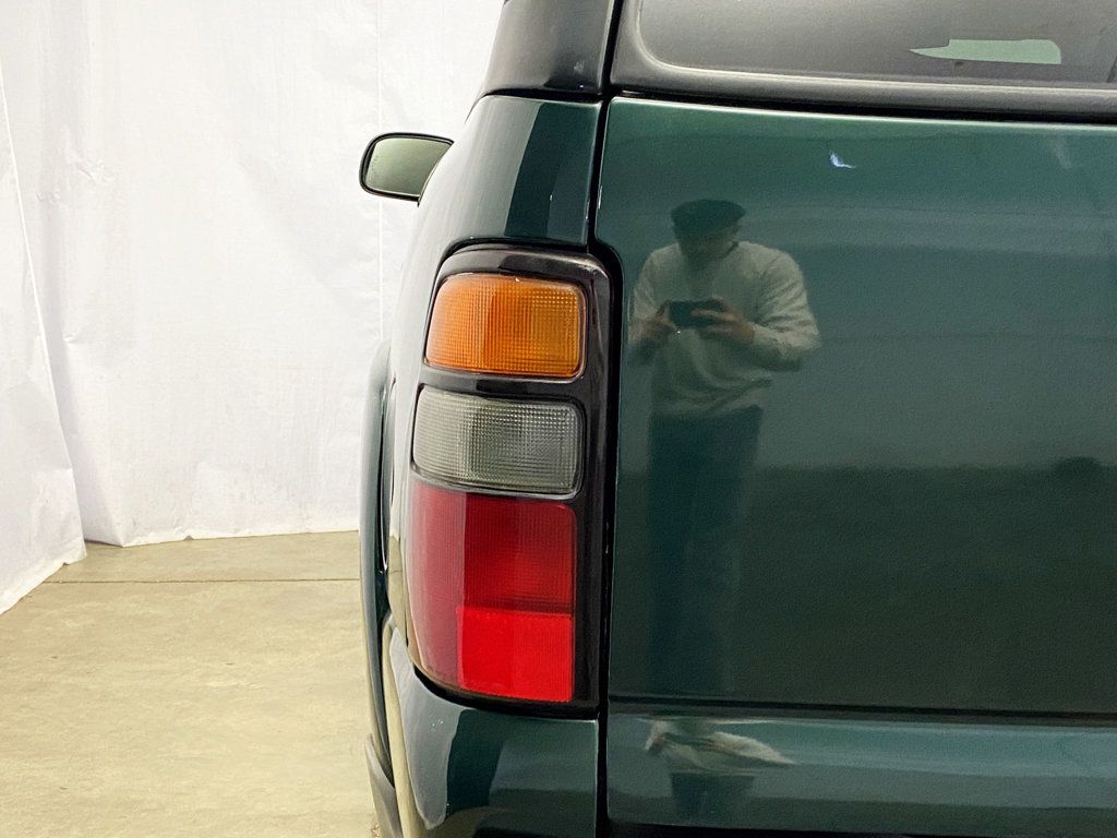 2004 Chevrolet Tahoe 4dr 1500 4WD Z71 - 22942349 - 3