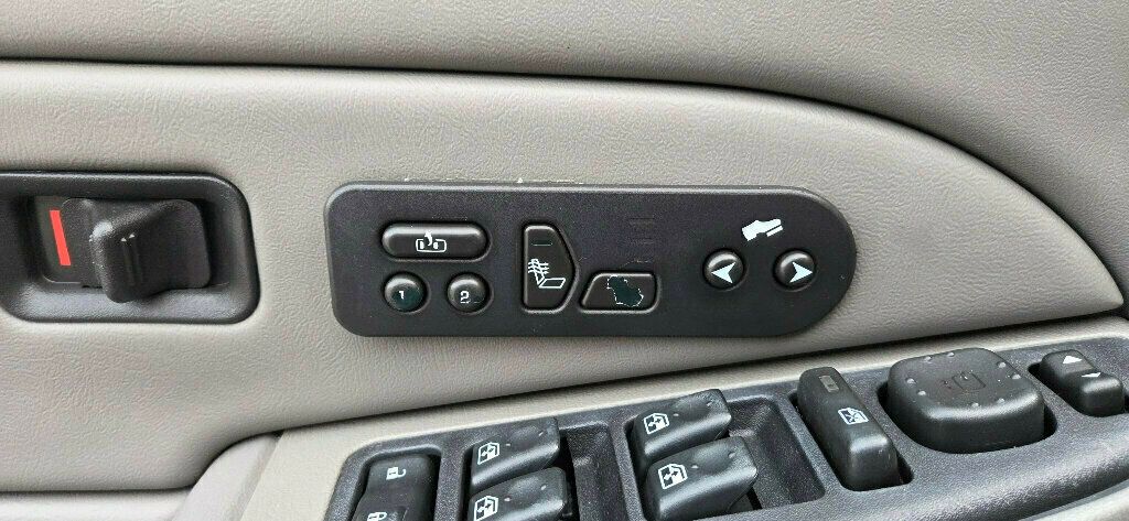 2004 Chevrolet Tahoe 4dr 1500 4WD Z71 - 22999703 - 27