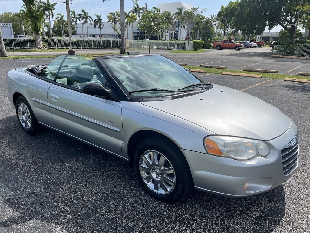 2004 Chrysler Sebring Touring photo 2