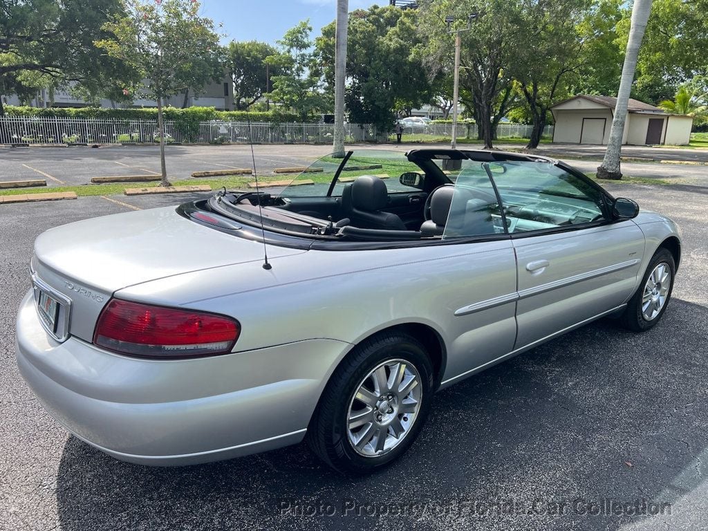2004 Chrysler Sebring Touring photo 4