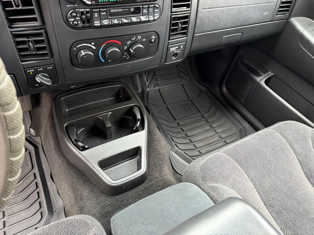 2004 Dodge Dakota Club Cab photo 24