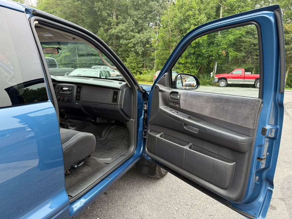 2004 Dodge Dakota Club Cab photo 27
