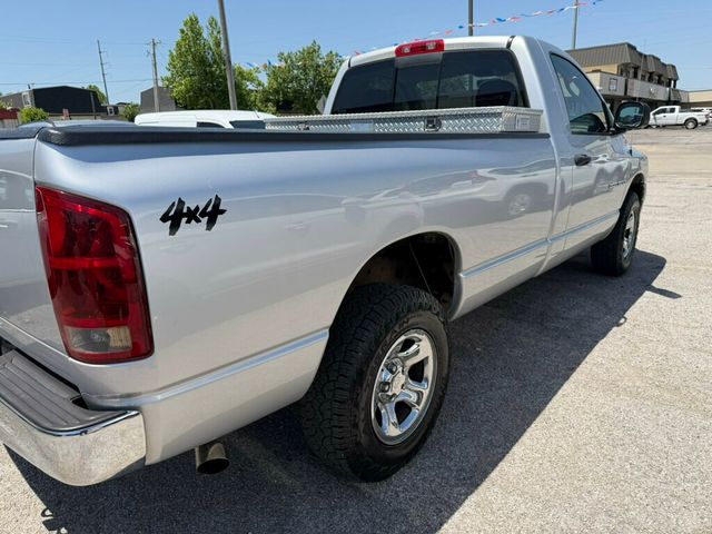 2004 Dodge Ram 1500 2dr Reg Cab 140.5" WB 4WD SLT - 23026915 - 11