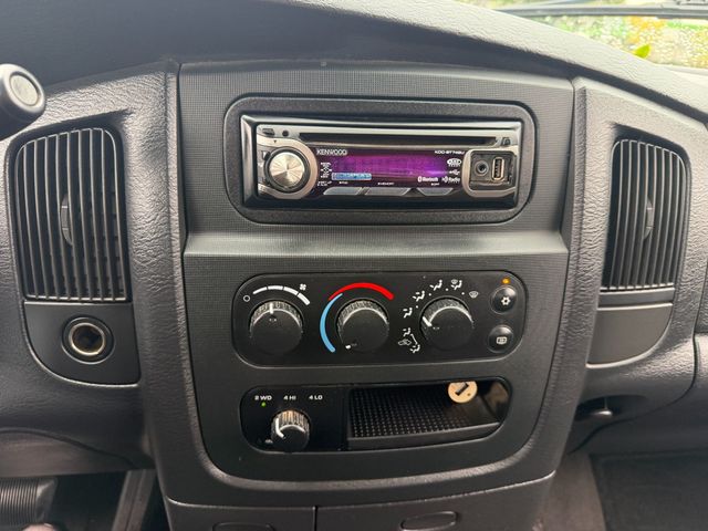 2004 Dodge Ram 1500 SLT, QUAD CAB, 140.5" WB, 4X4, MAGNUM ENGINE, 20" ALUM WHEELS - 23083139 - 4