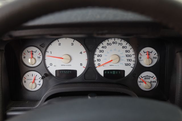 2004 Dodge Ram 2500 4dr Quad Cab 140.5" WB ST - 23067243 - 32