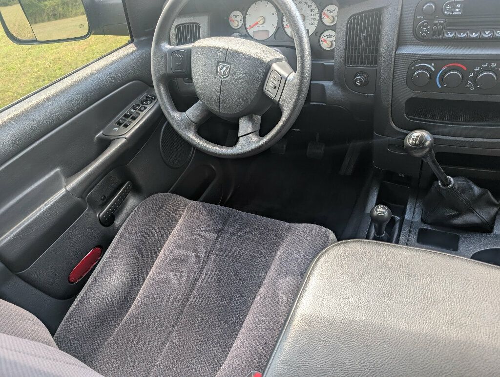 2004 Dodge Ram 3500 SLT photo 19