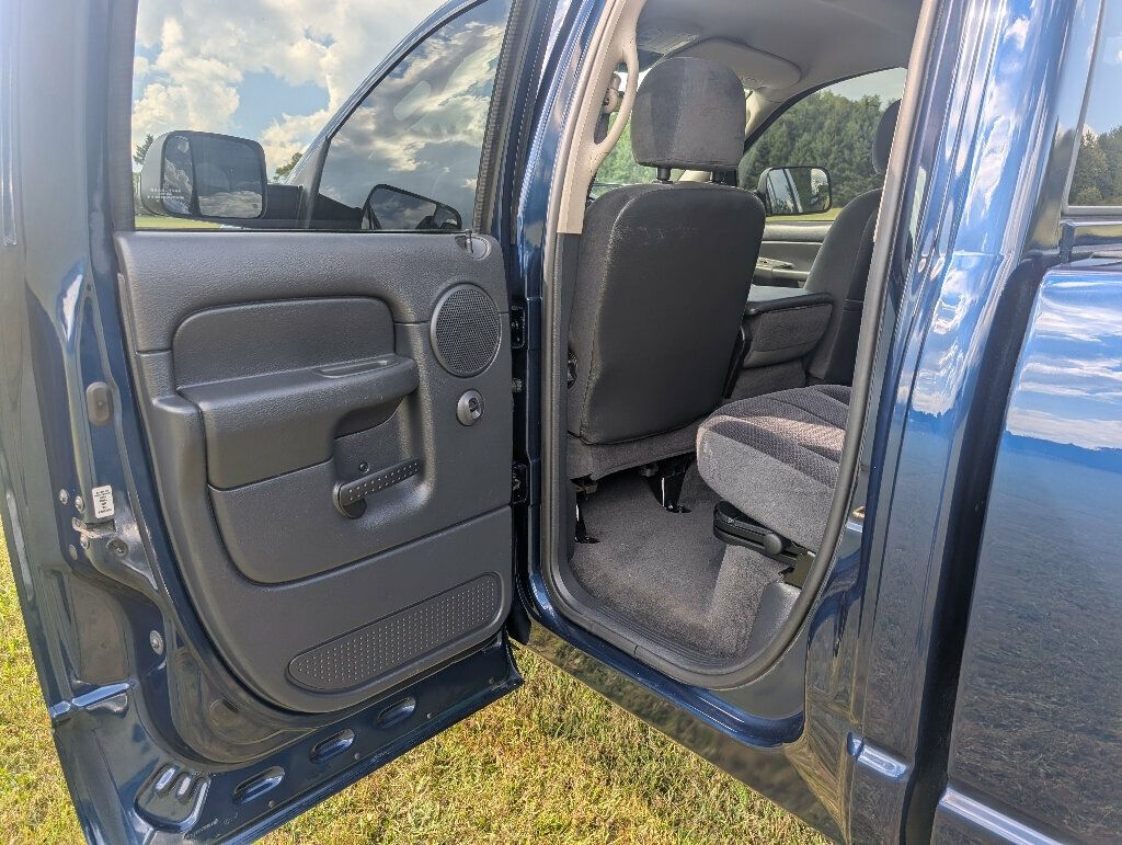 2004 Dodge Ram 3500 SLT photo 33