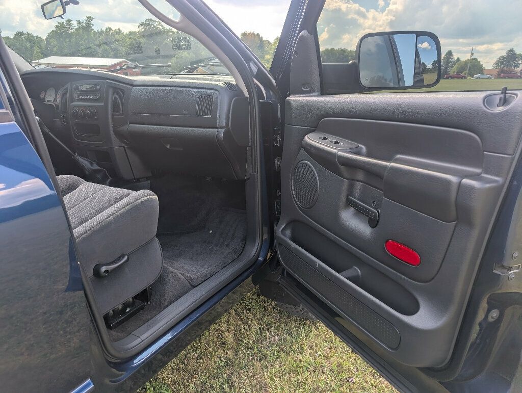 2004 Dodge Ram 3500 SLT photo 37