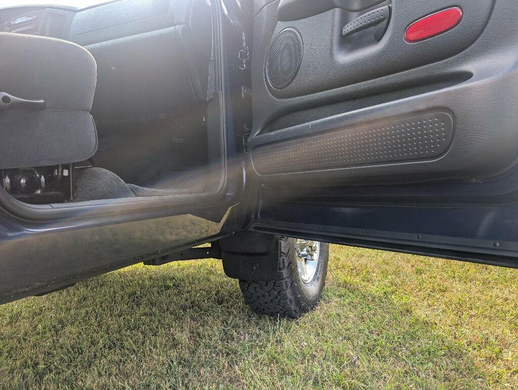 2004 Dodge Ram 3500 SLT photo 38