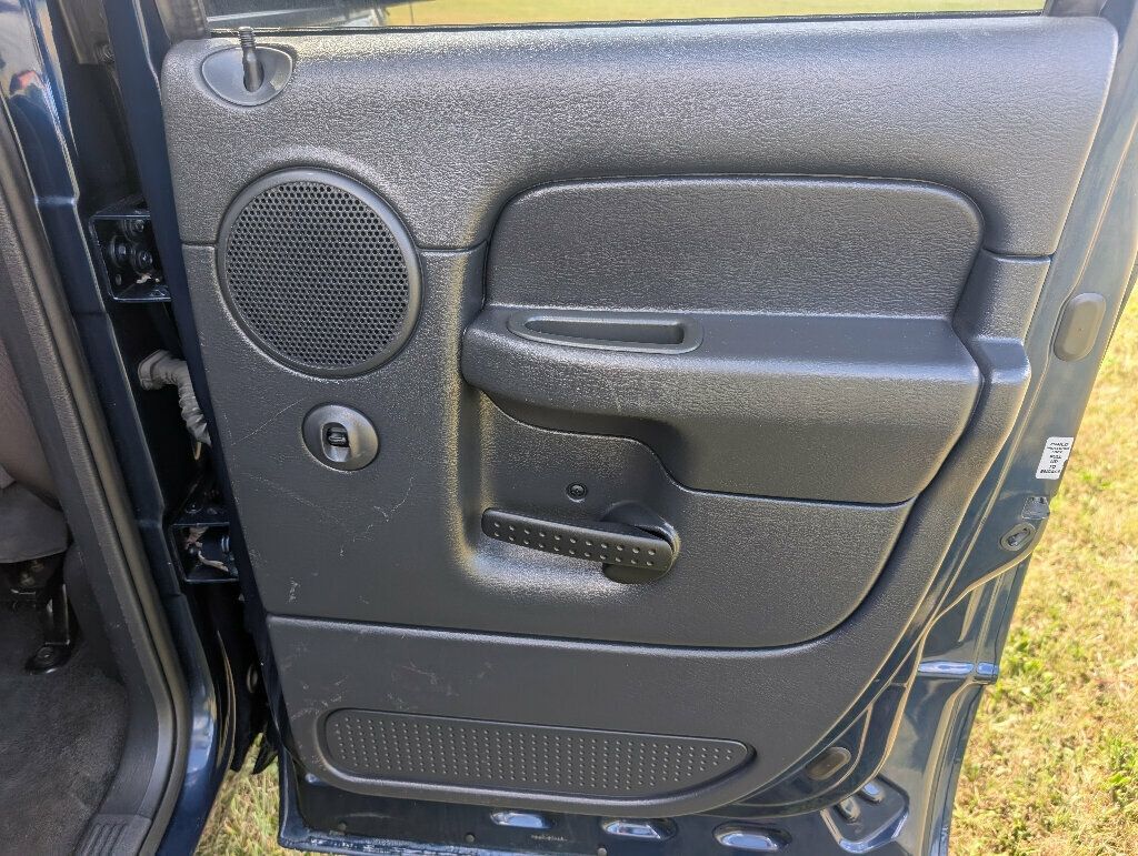 2004 Dodge Ram 3500 SLT photo 43