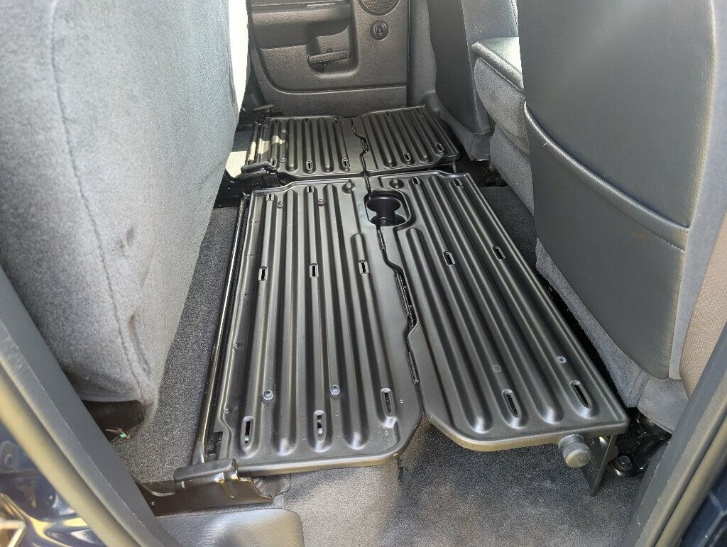 2004 Dodge Ram 3500 SLT photo 46