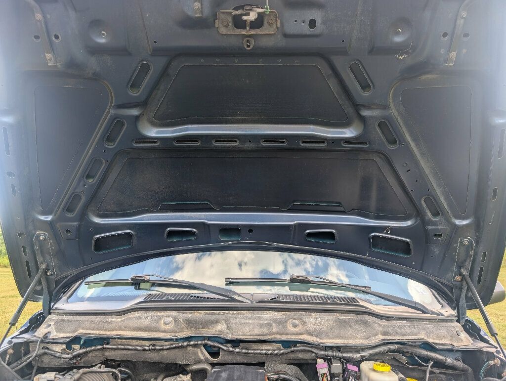 2004 Dodge Ram 3500 SLT photo 56