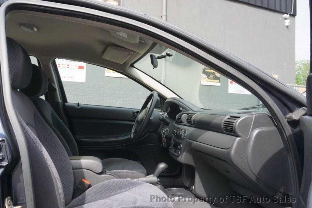 2004 Dodge Stratus 2004 4dr Sedan SXT - 22848147 - 10