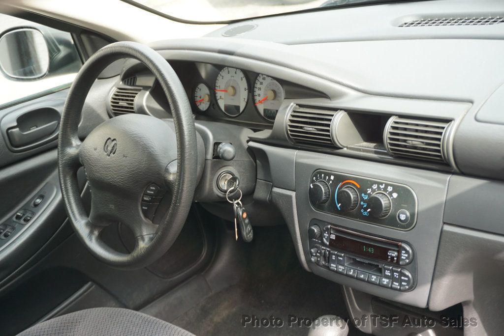 2004 Dodge Stratus 2004 4dr Sedan SXT - 22848147 - 19