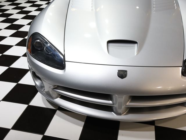 2004 Dodge Viper 2dr Convertible SRT10 - 23055520 - 18