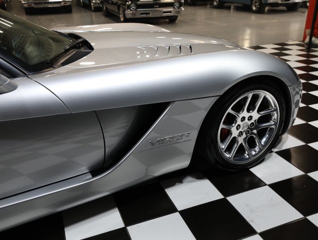 2004 Dodge Viper 2dr Convertible SRT10 - 23055520 - 21