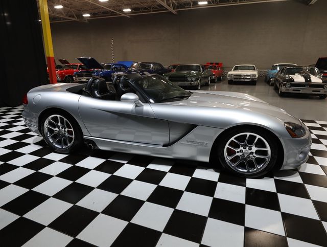 2004 Dodge Viper 2dr Convertible SRT10 - 23055520 - 24