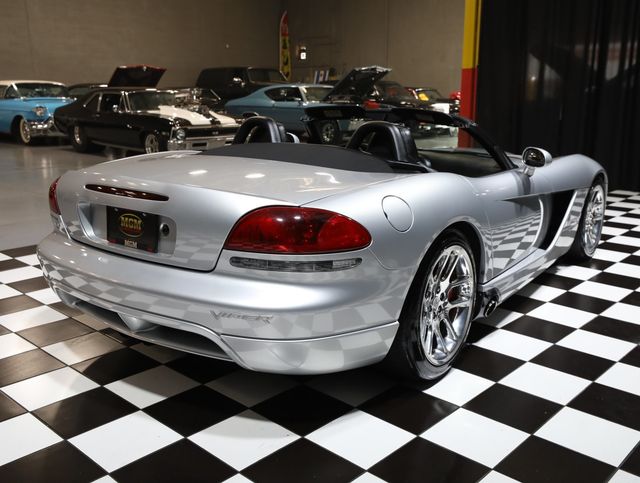 2004 Dodge Viper 2dr Convertible SRT10 - 23055520 - 26
