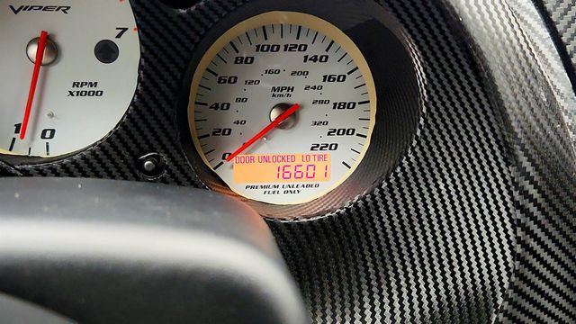 2004 Dodge Viper 2dr Convertible SRT10 with Bluetooth Connectivity - 23010975 - 14