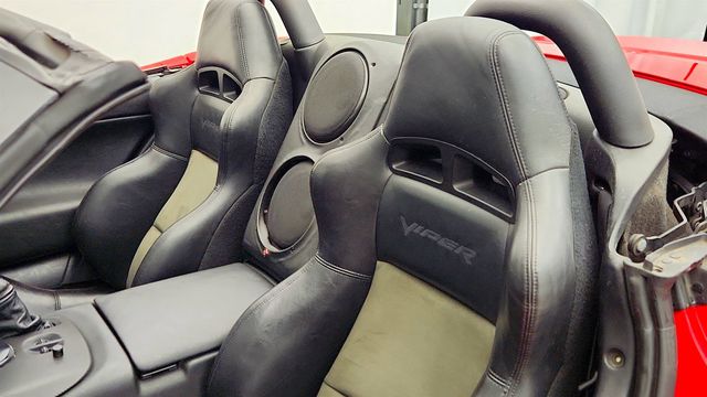 2004 Dodge Viper 2dr Convertible SRT10 with Bluetooth Connectivity - 23010975 - 21