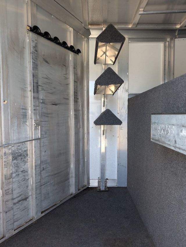 2004 Exiss 3 Horse Slant Open Air Goose Neck  - 22952692 - 2